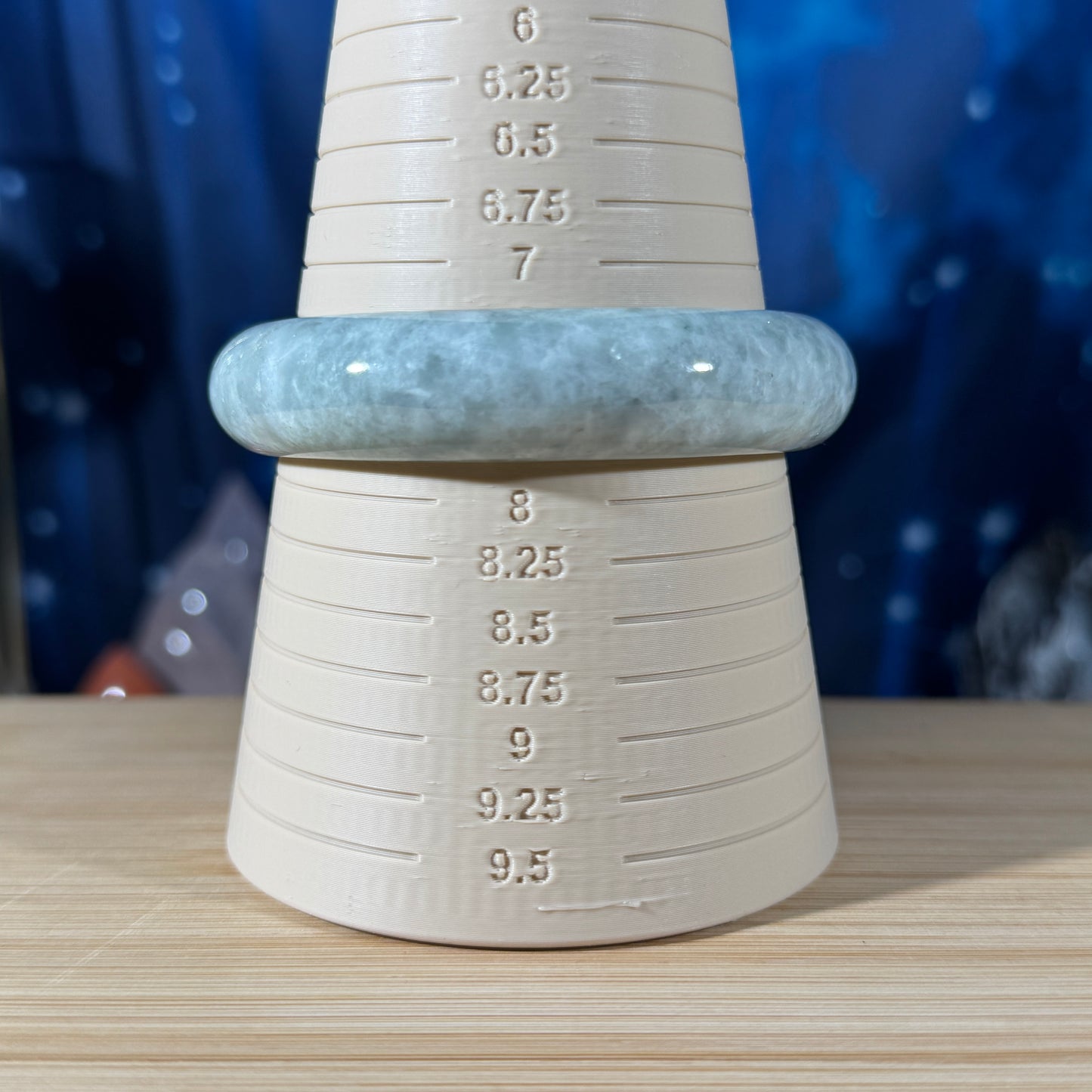 Guatamalen jade bangle - fits wrist size: dia. 62mm (circ. 6.75")