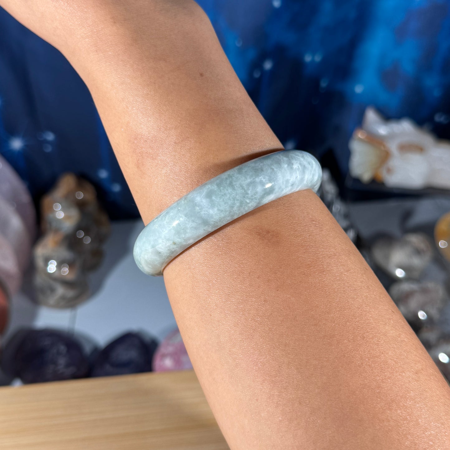 Guatamalen jade bangle - fits wrist size: dia. 62mm (circ. 6.75")