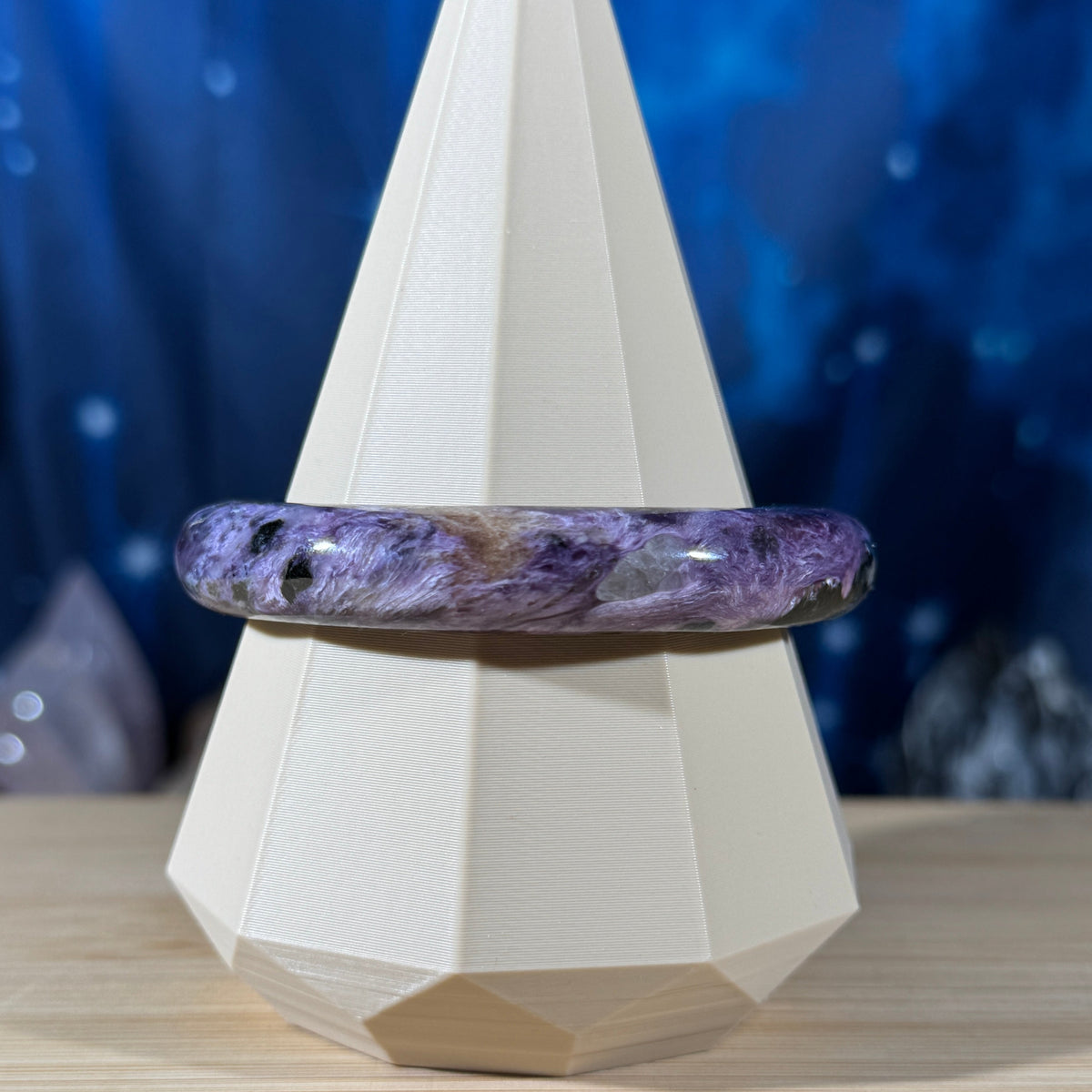 Flashy Charoite Bangle – 60 mm Diameter • 7.25" Circumference