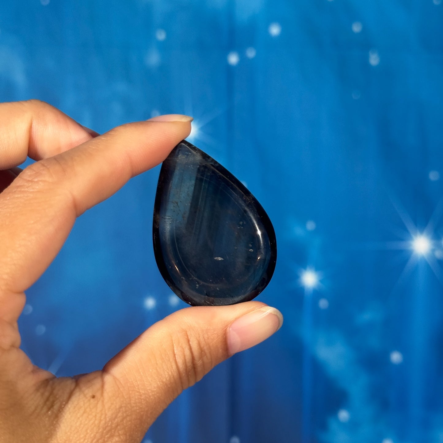 Smoky Quartz with Phantoms Teardrop Worry Stone – 0.022 kg