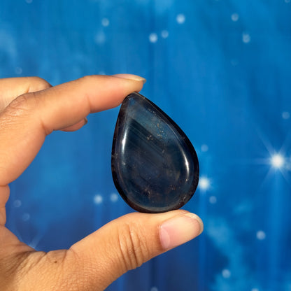 Smoky Quartz with Phantoms Teardrop Worry Stone – 0.022 kg