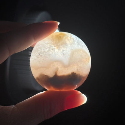 Flower Agate Round Palm Stone – 0.068 kg
