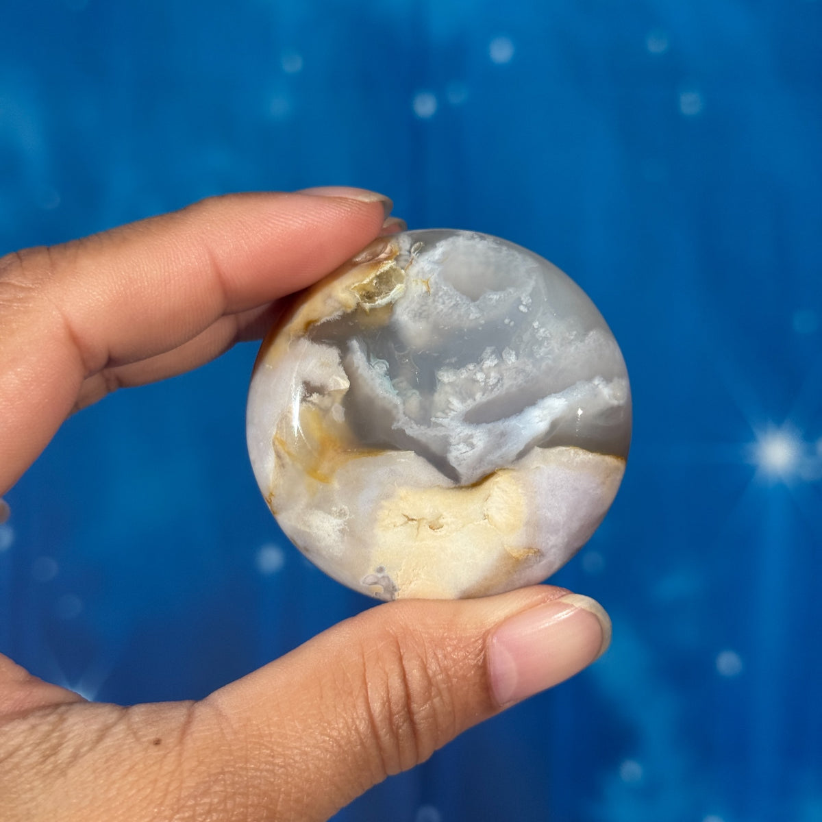 Flower Agate Round Palm Stone – 0.077 kg