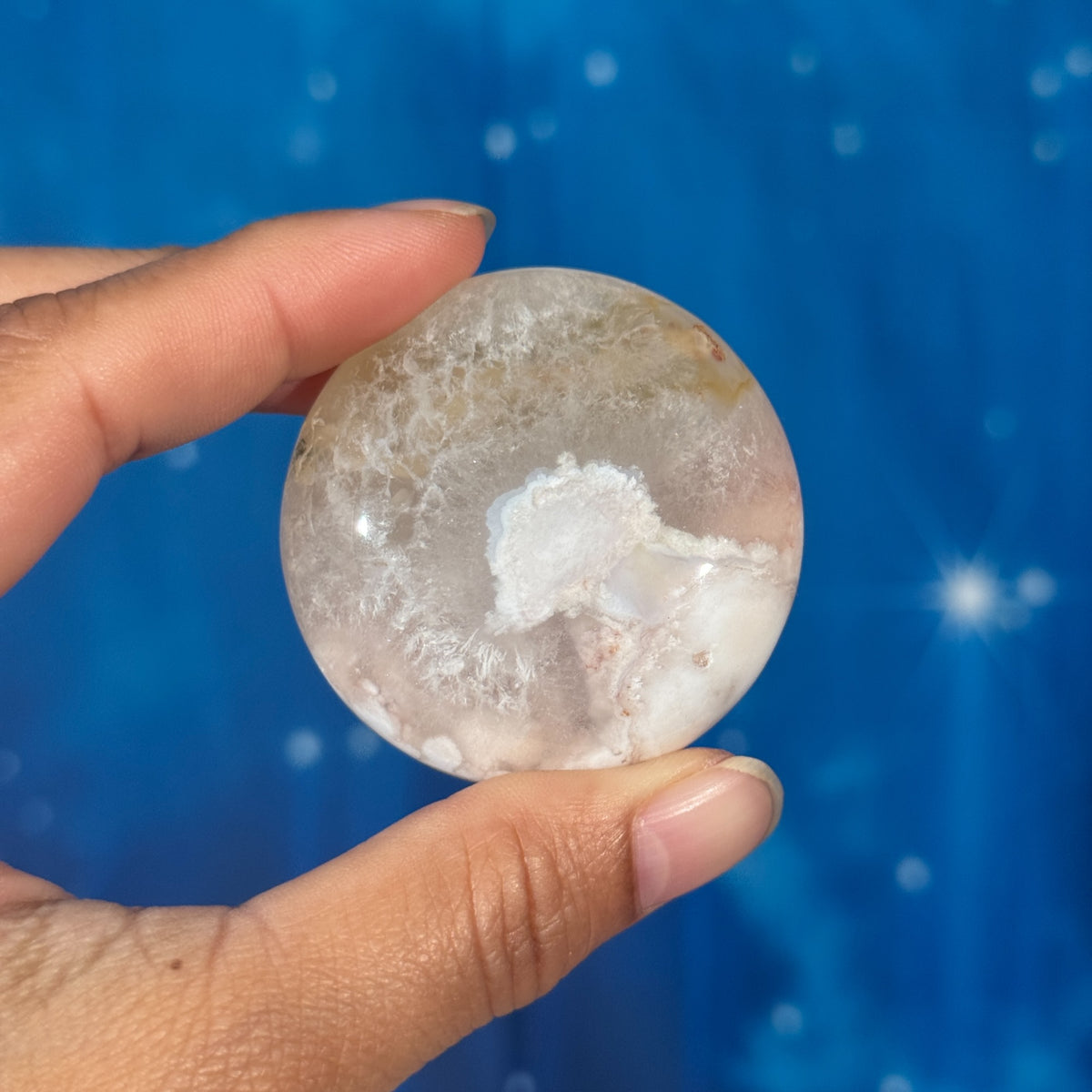 Flower Agate Round Palmstone – 0.079 kg