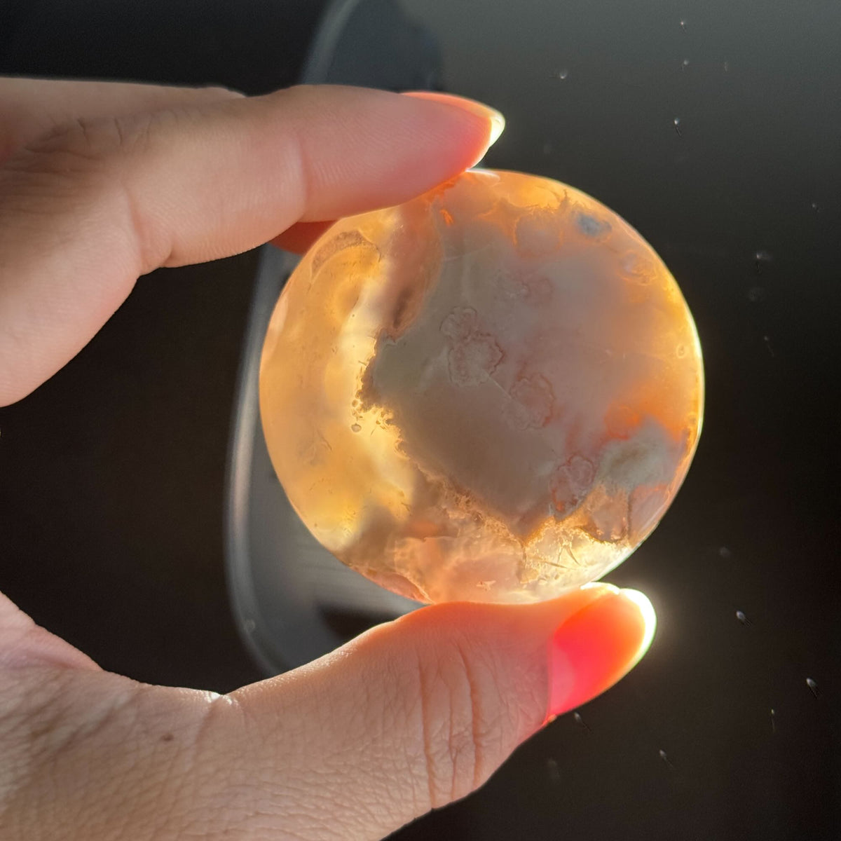 Flower Agate Round Palmstone – 0.082 kg