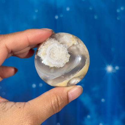 Flower Agate Round Palm Stone – 0.085 kg