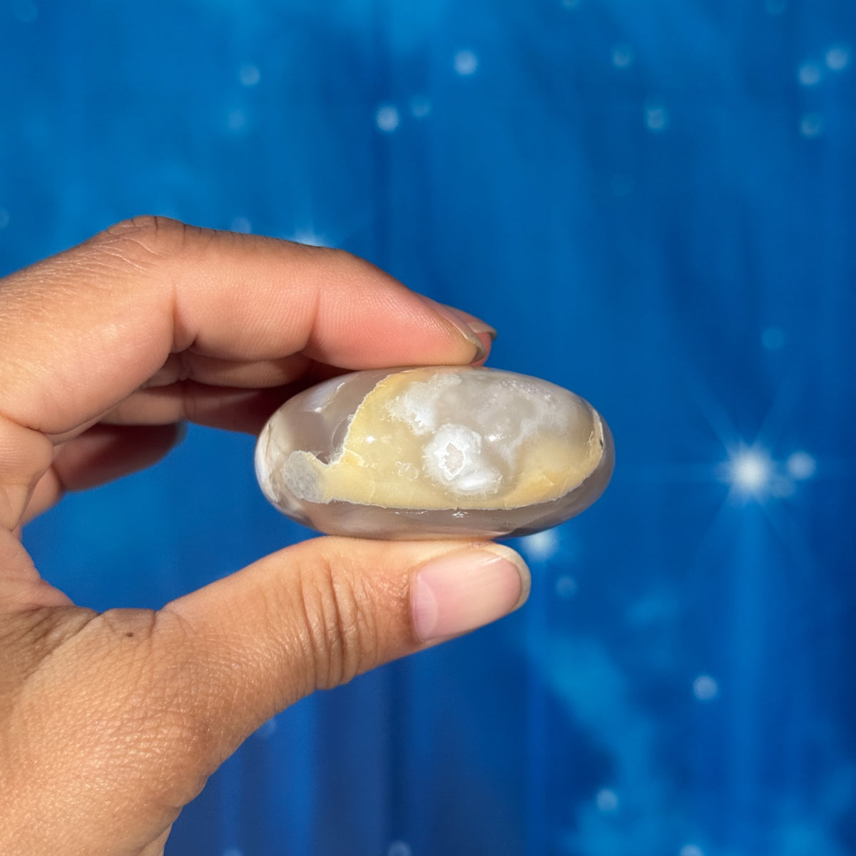Flower Agate Round Palm Stone – 0.085 kg