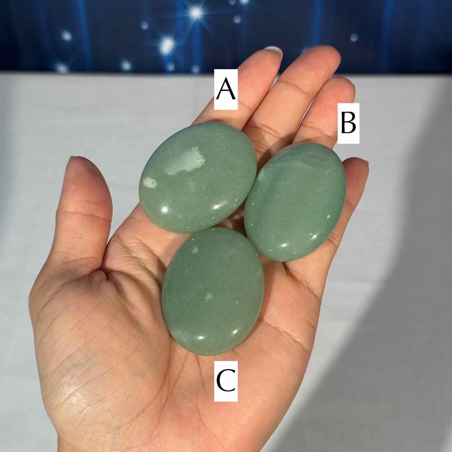 One (1) Green Aventurine Palm Stone – 0.034 kg
