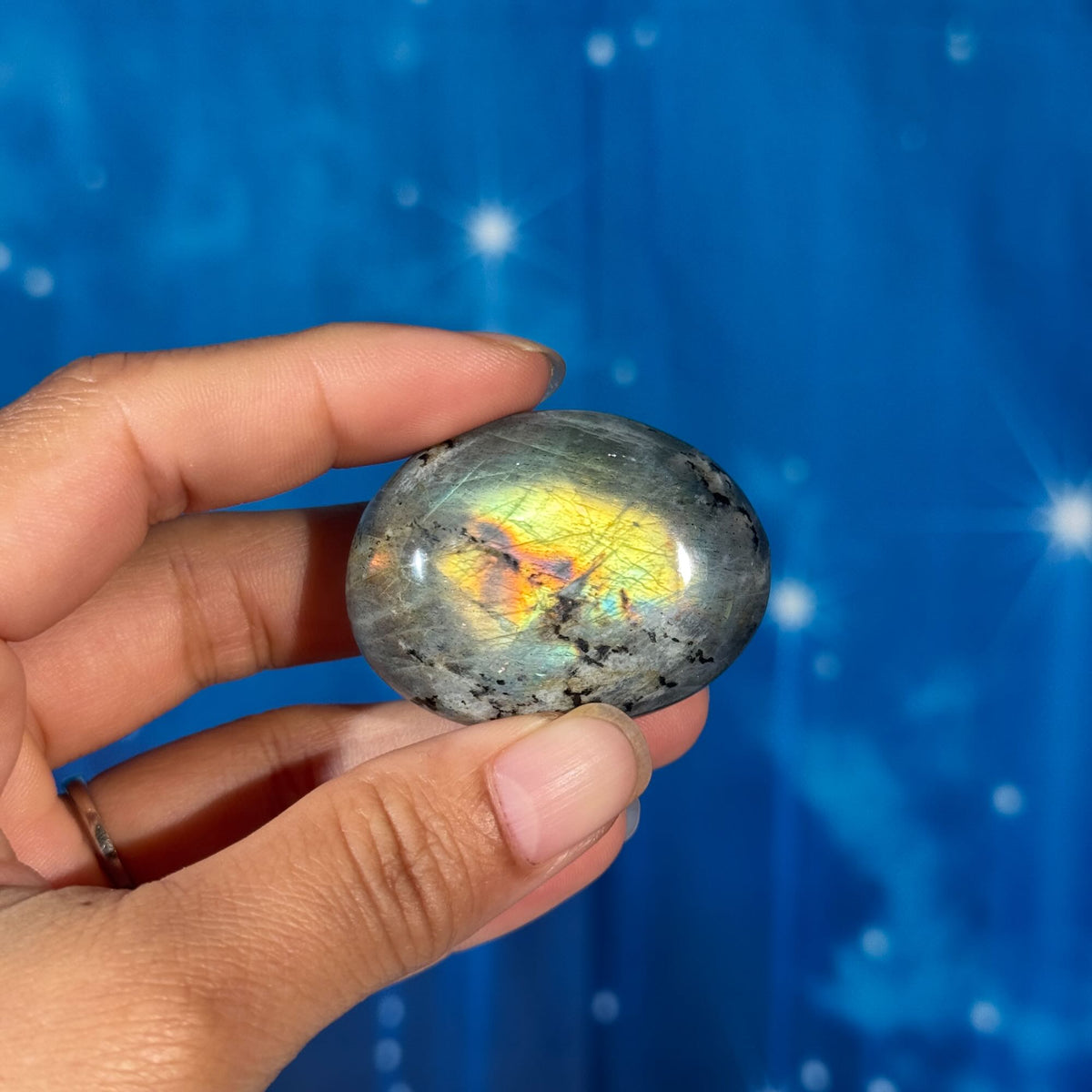 Labradorite Palmstone – 0.045 kg