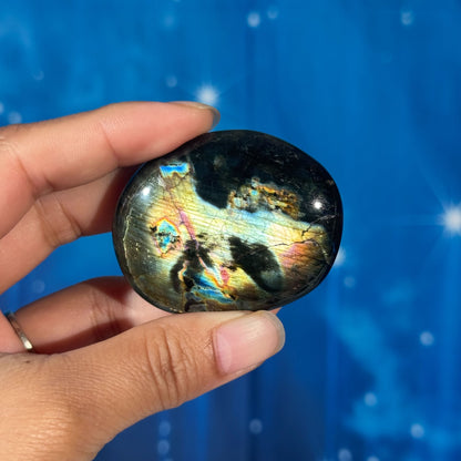 Labradorite Palm Stone – 0.071 kg