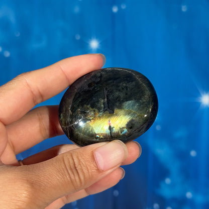 Labradorite Palm Stone – 0.071 kg