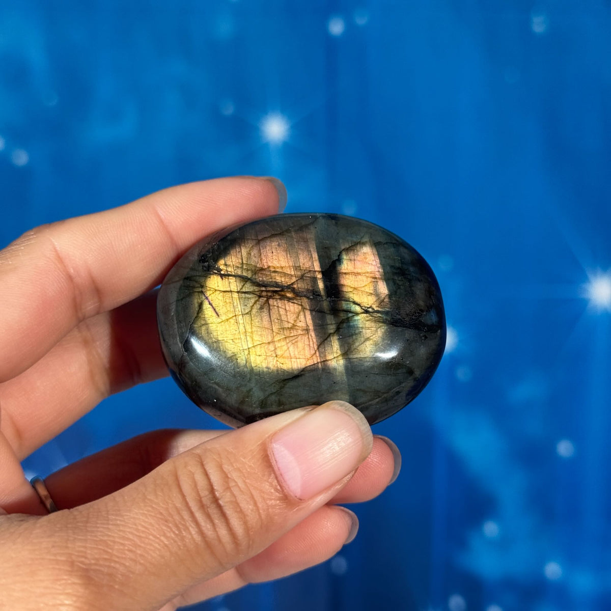 Labradorite Palm Stone – 0.082 kg