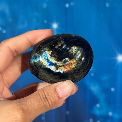 Labradorite Palm Stone – 0.130 kg