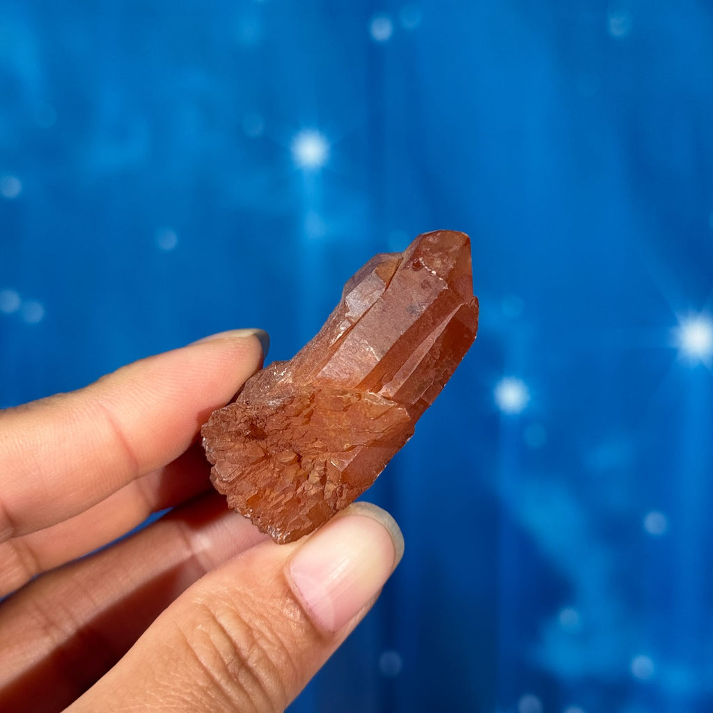 Iron-Stained Quartz Cluster – 0.028 kg