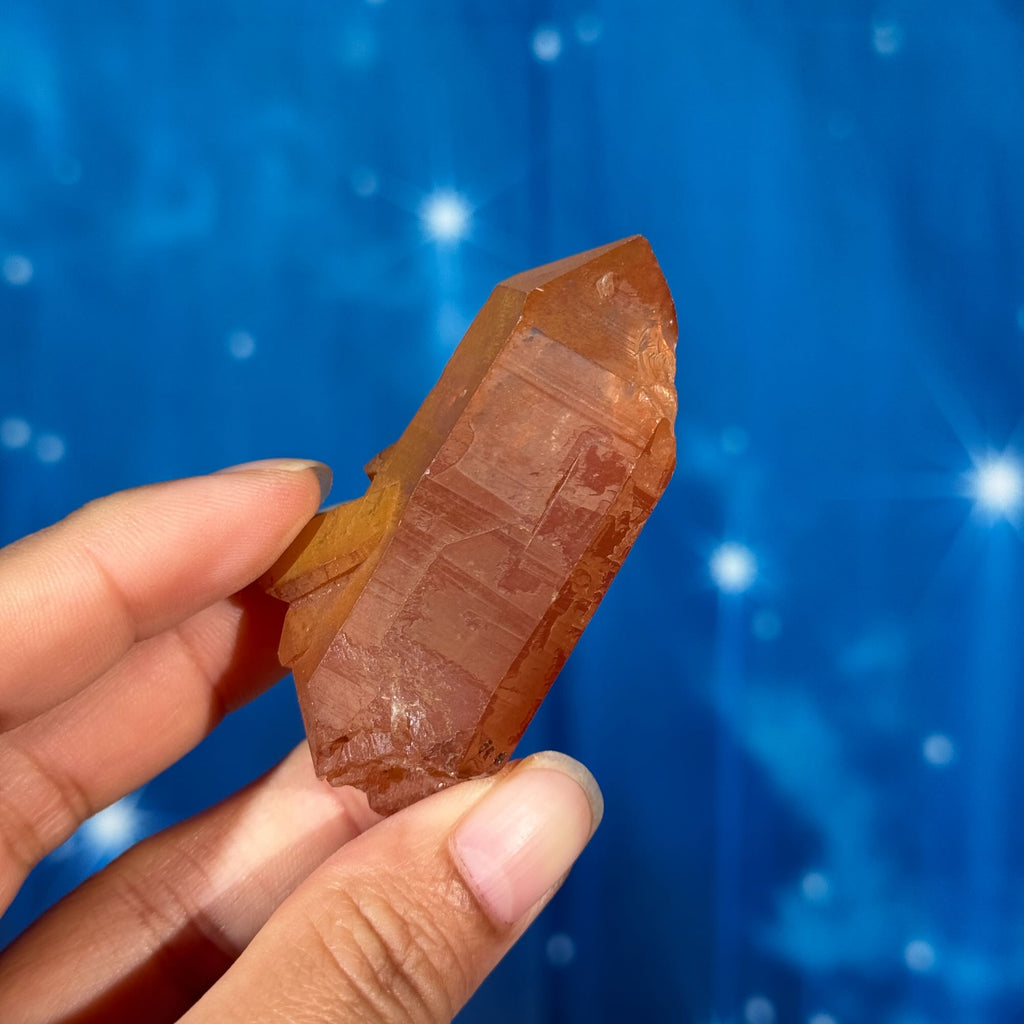 Iron-Stained Quartz Cluster – 0.060 kg