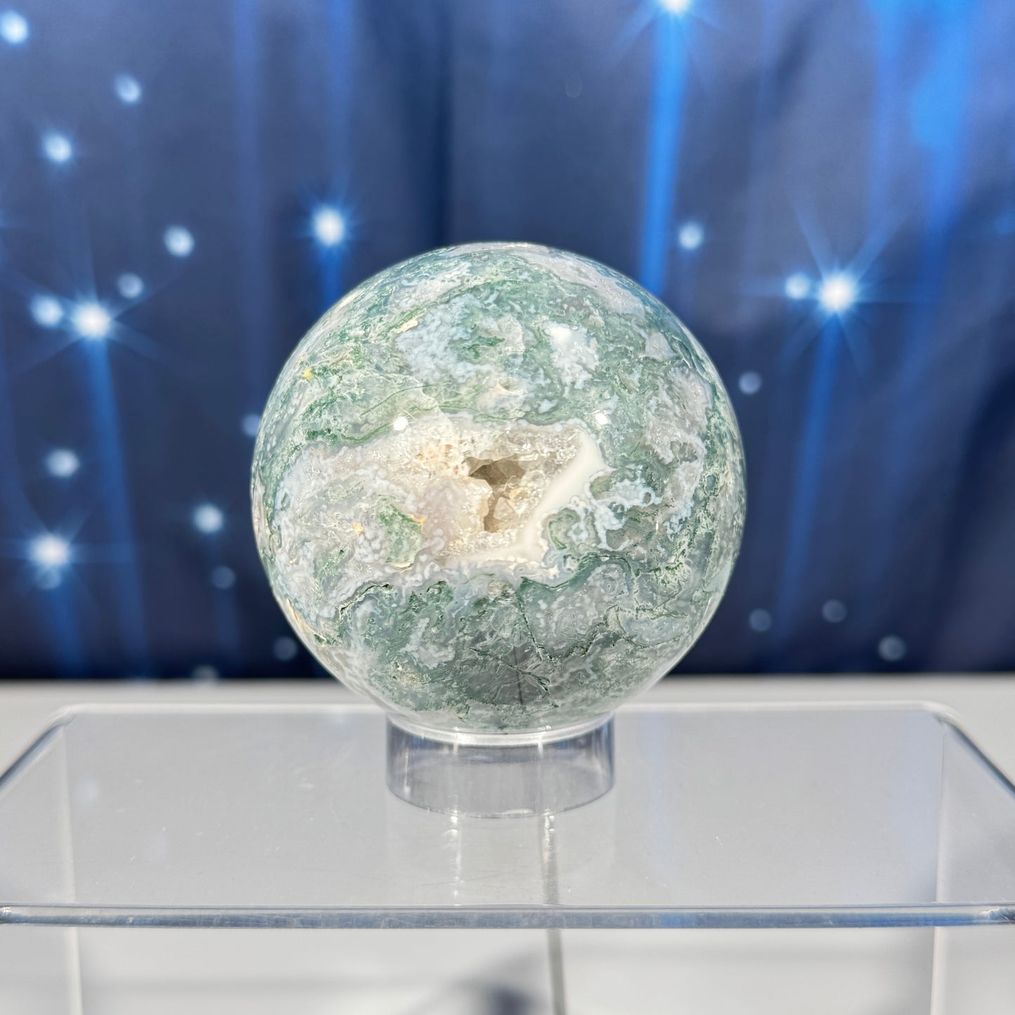 Moss Agate sphere – 67 mm, 14.8 oz