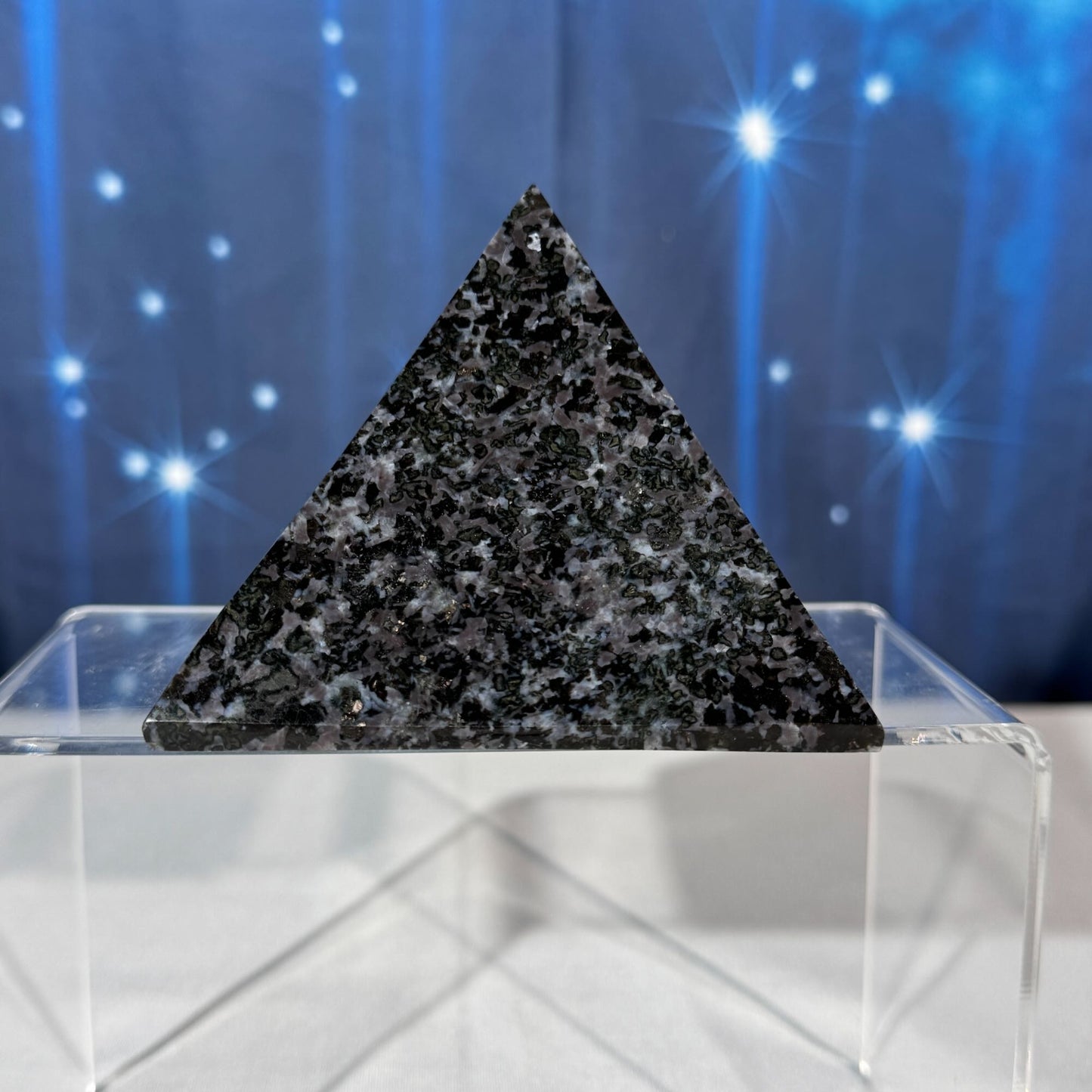 Indigo Gabbro Pyramid – 0.706 kg