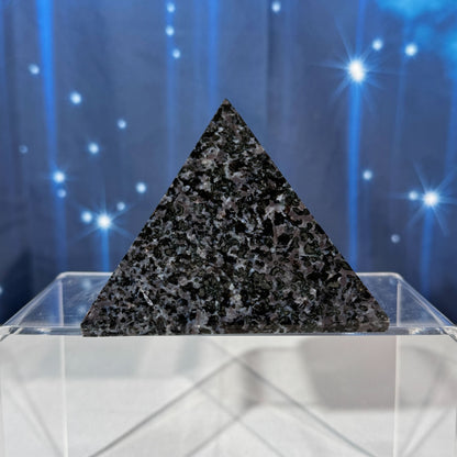 Indigo Gabbro Pyramid – 0.706 kg