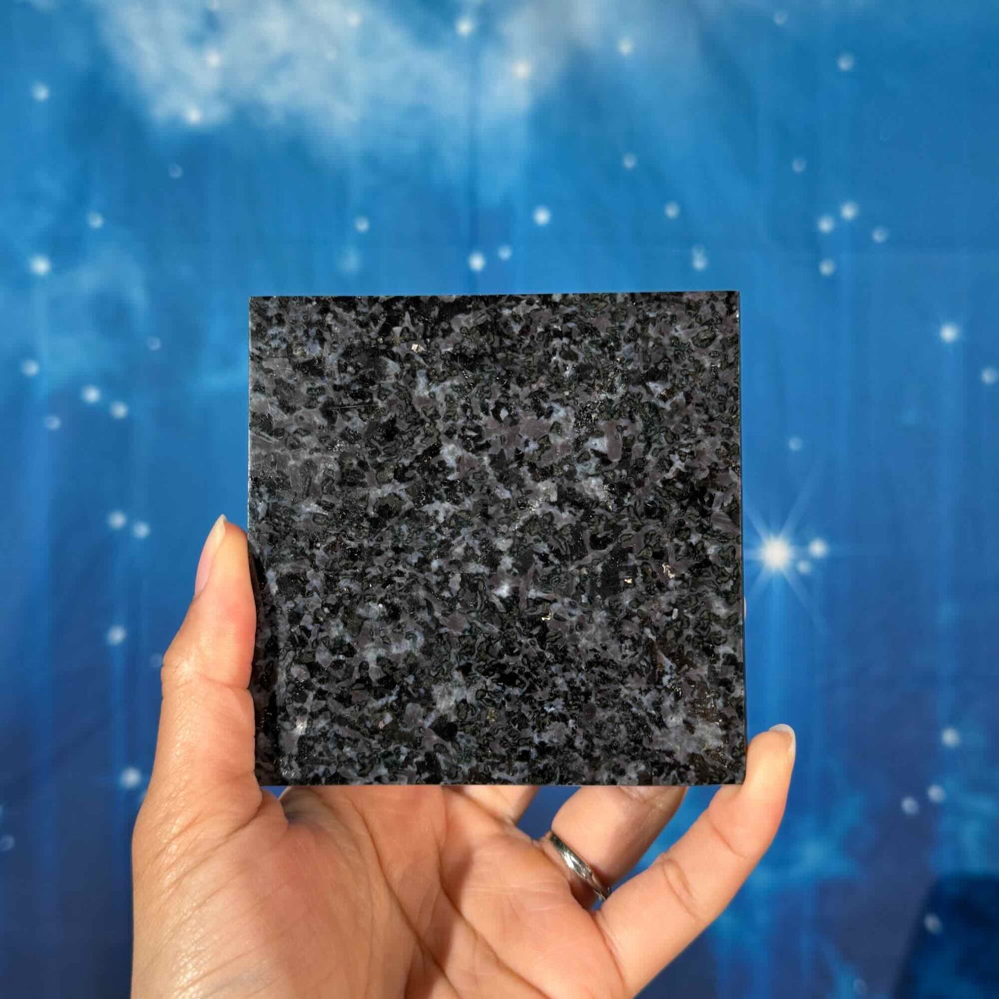 Indigo Gabbro Pyramid – 0.706 kg
