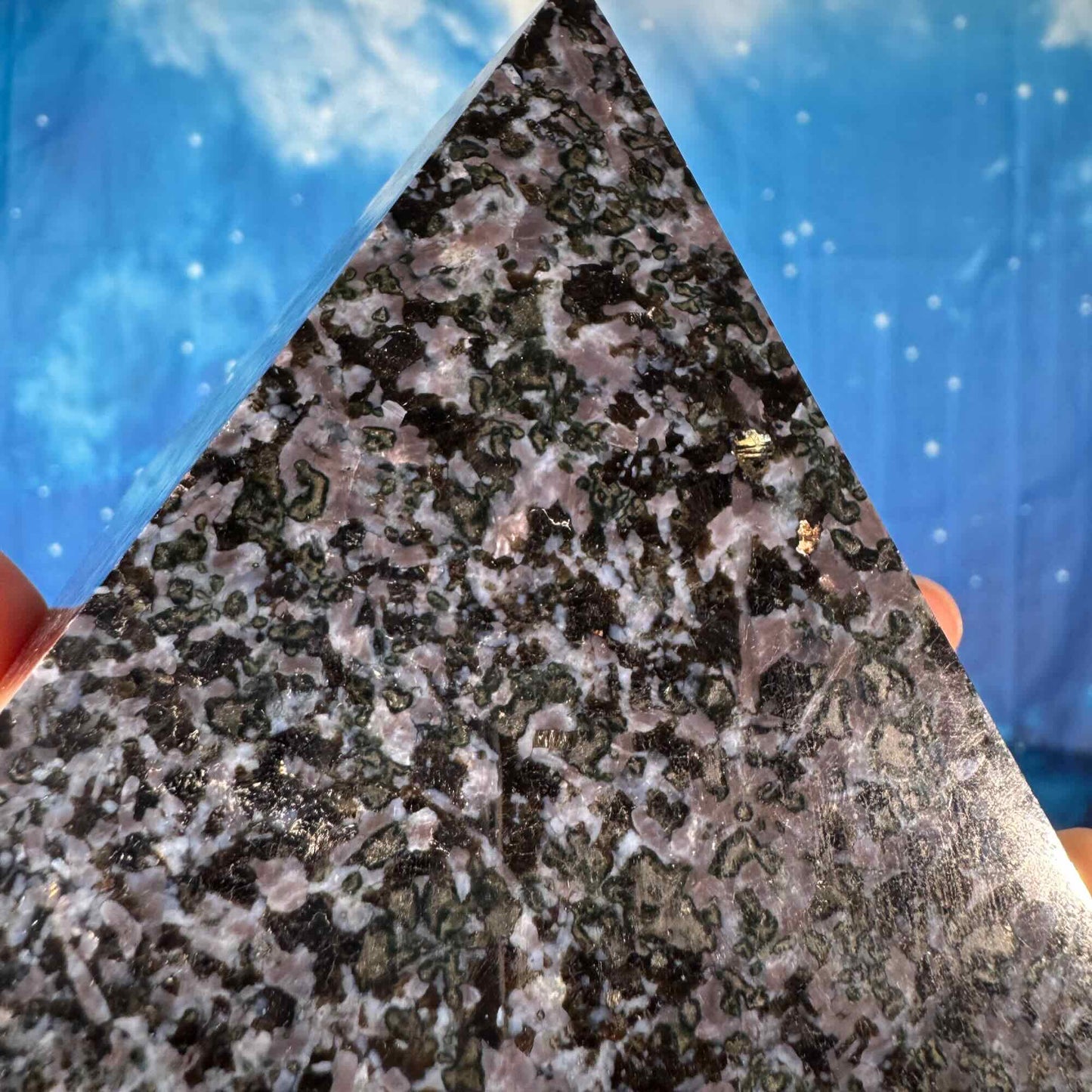 Indigo Gabbro Pyramid – 0.706 kg