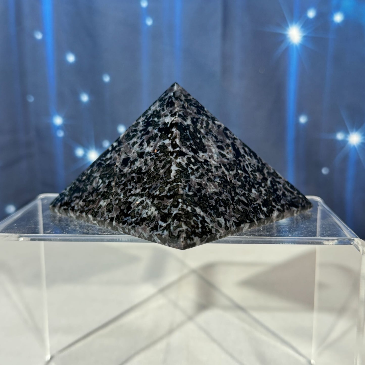 Indigo Gabbro Pyramid – 0.471 kg