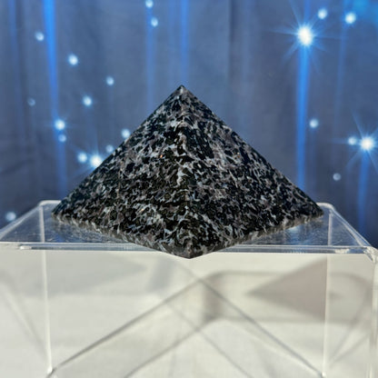 Indigo Gabbro Pyramid – 0.471 kg
