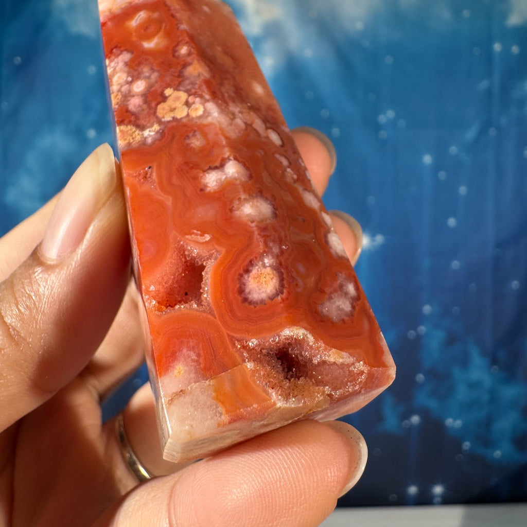 Carnelian Flower Agate Point – Heated • 0.102 kg