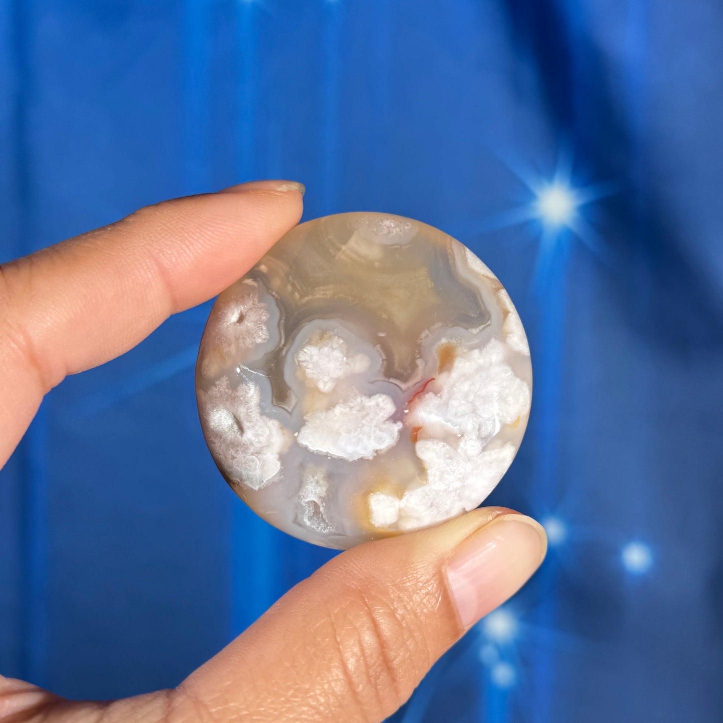 Flower Agate Round Palm Stone – 0.048 kg