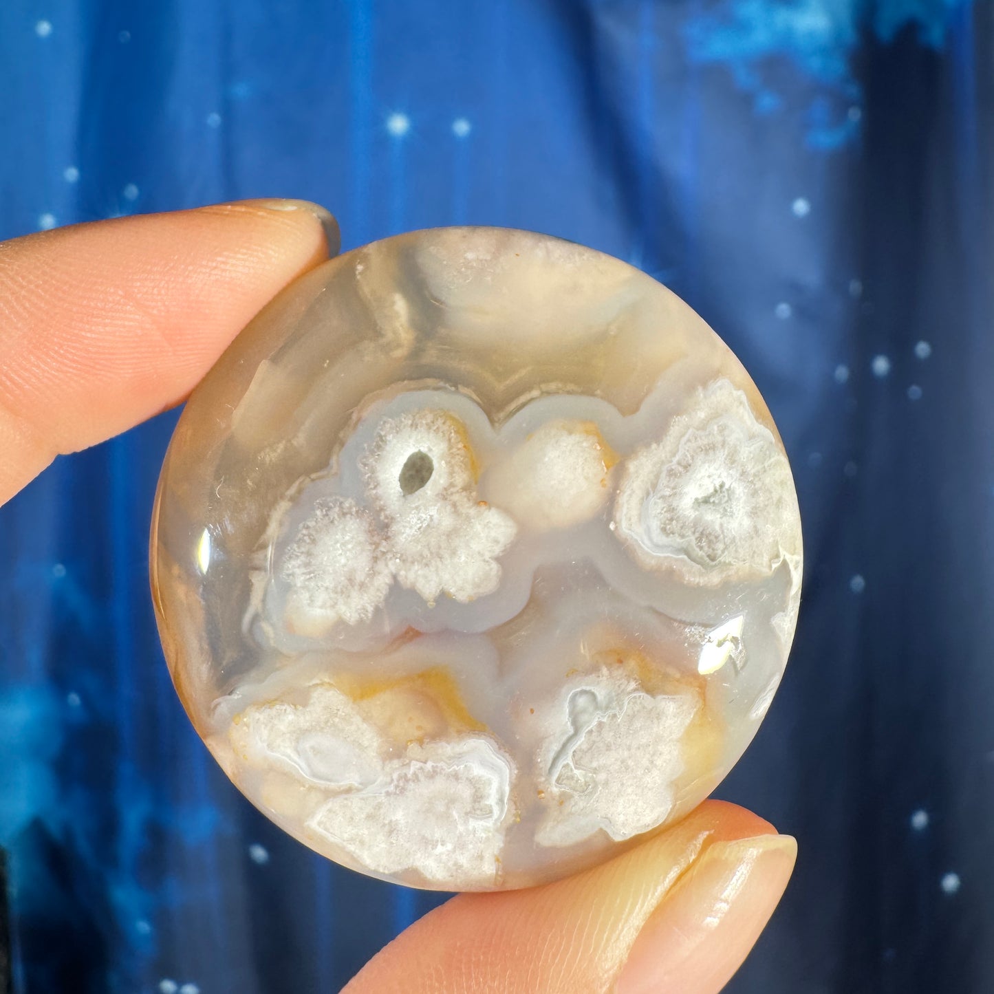 Flower Agate Round Palm Stone – 0.048 kg