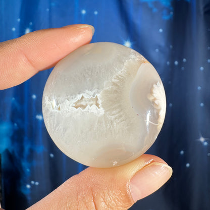 Flower Agate Round Palm Stone – 0.062 kg