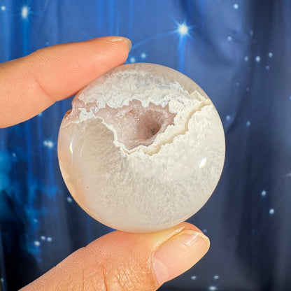 Flower Agate Round Palm Stone – 0.062 kg