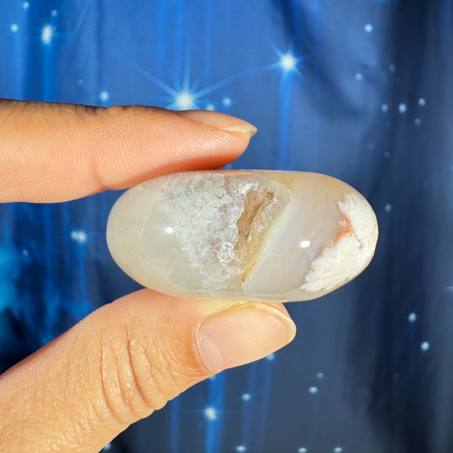 Flower Agate Round Palm Stone – 0.062 kg