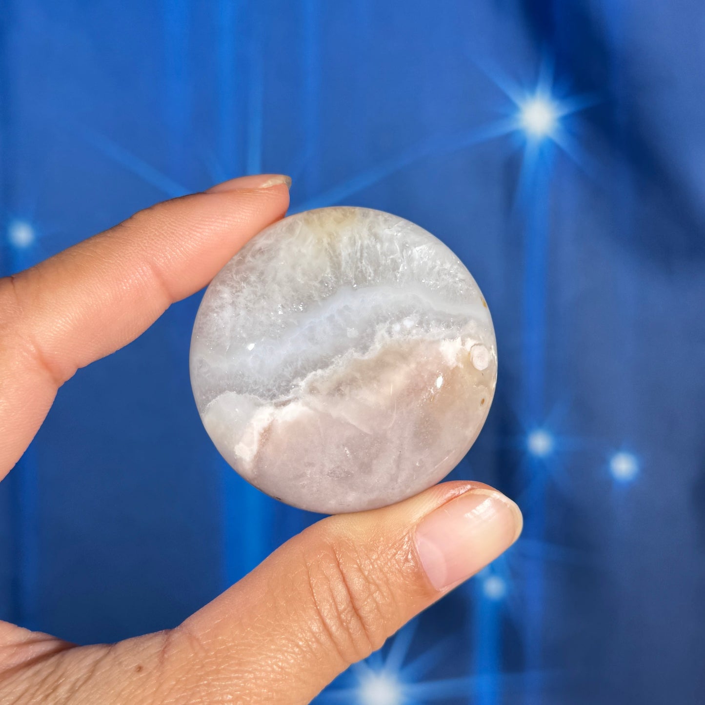 Flower Agate Round Palm Stone – 0.068 kg