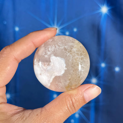 Flower Agate Round Palm Stone – 0.079 kg