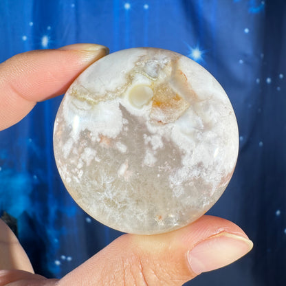 Flower Agate Round Palm Stone – 0.079 kg