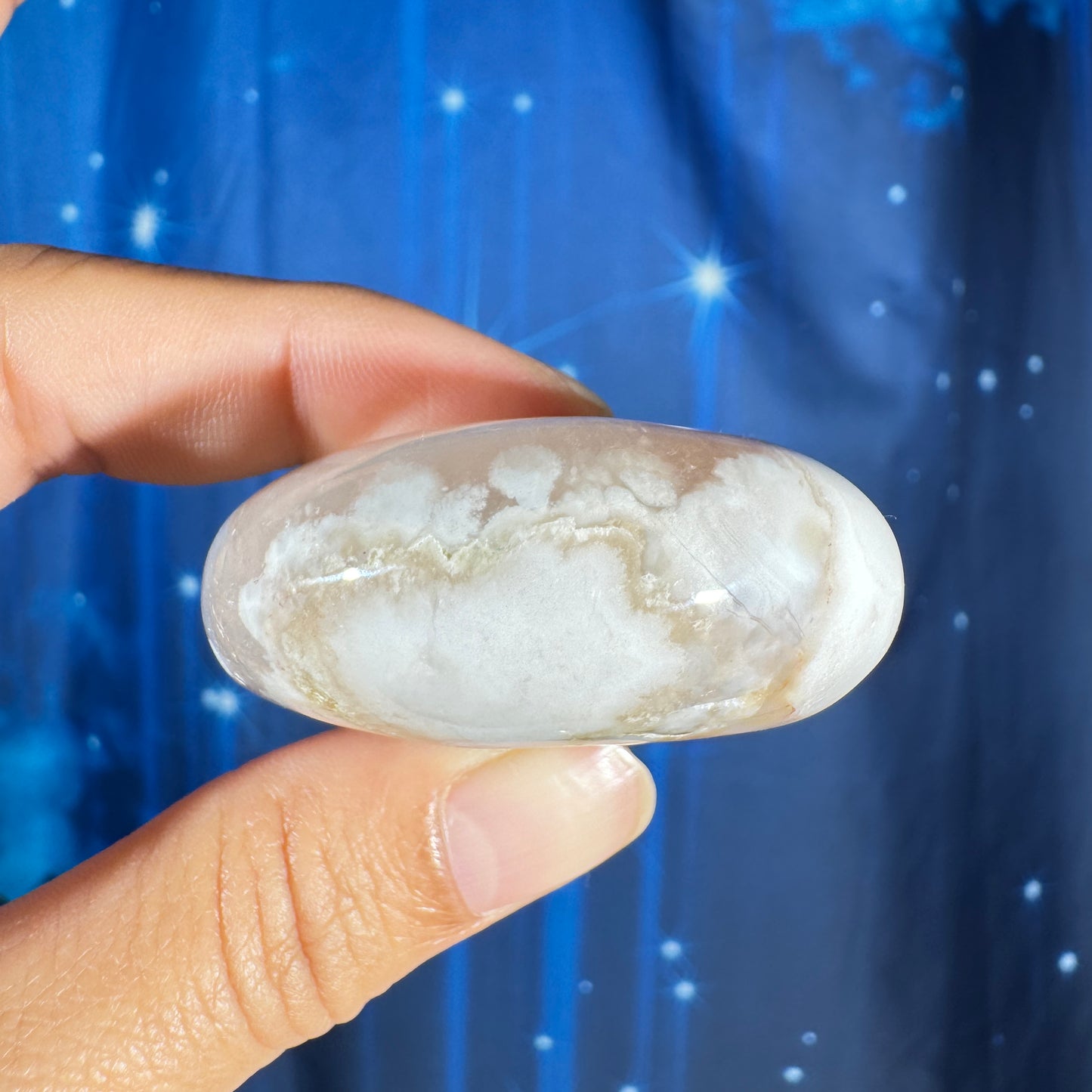 Flower Agate Round Palm Stone – 0.079 kg