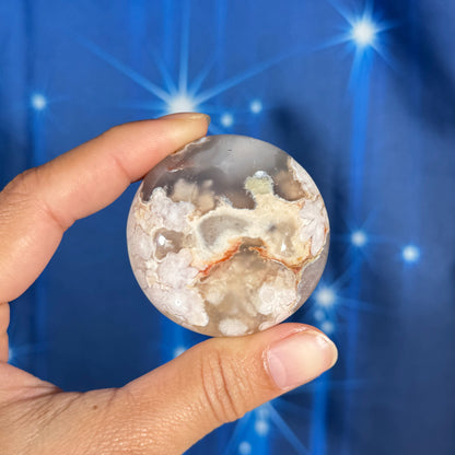 Flower Agate Round Palm Stone – 0.082 kg