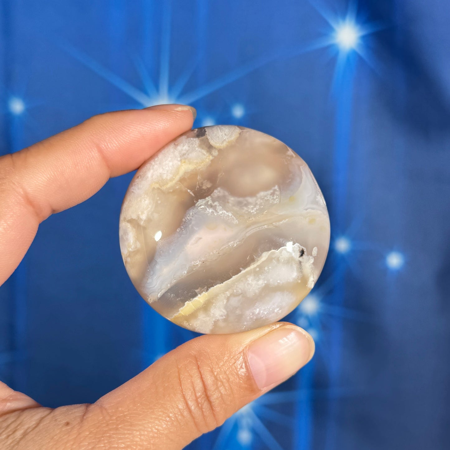 Flower Agate Round Palm Stone – 0.085 kg