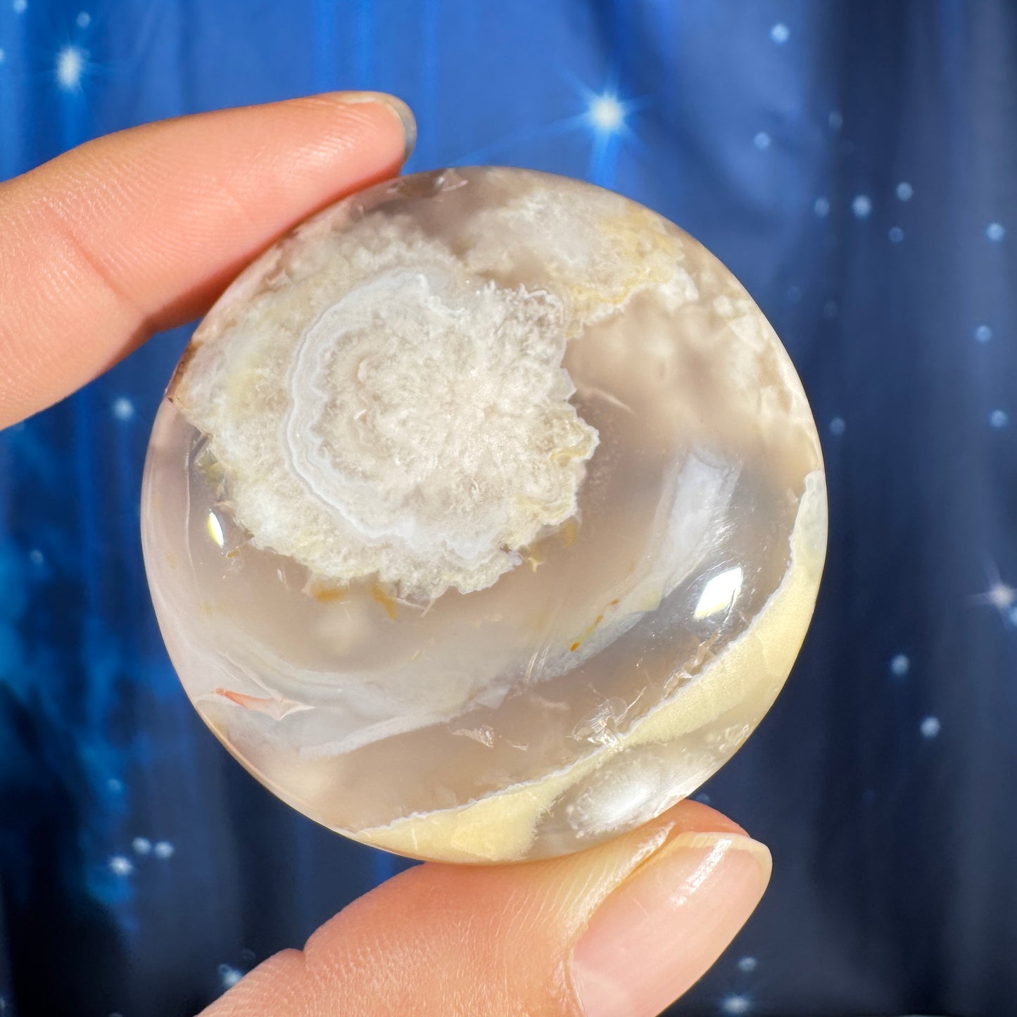 Flower Agate Round Palm Stone – 0.085 kg