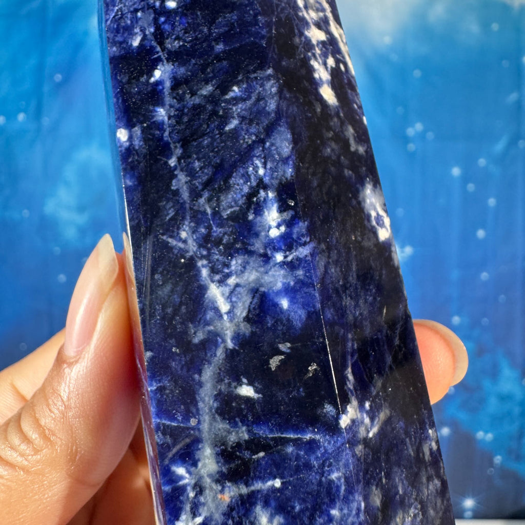 Sodalite Point – 0.181 kg
