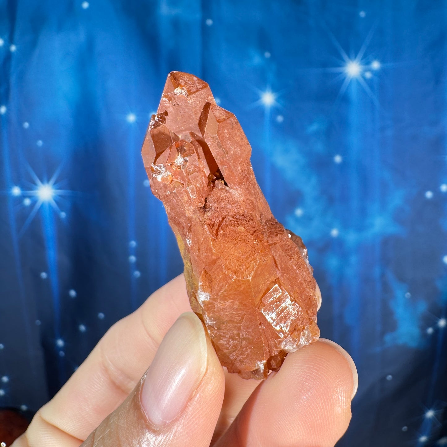 Iron-Stained Quartz Cluster – 0.028 kg