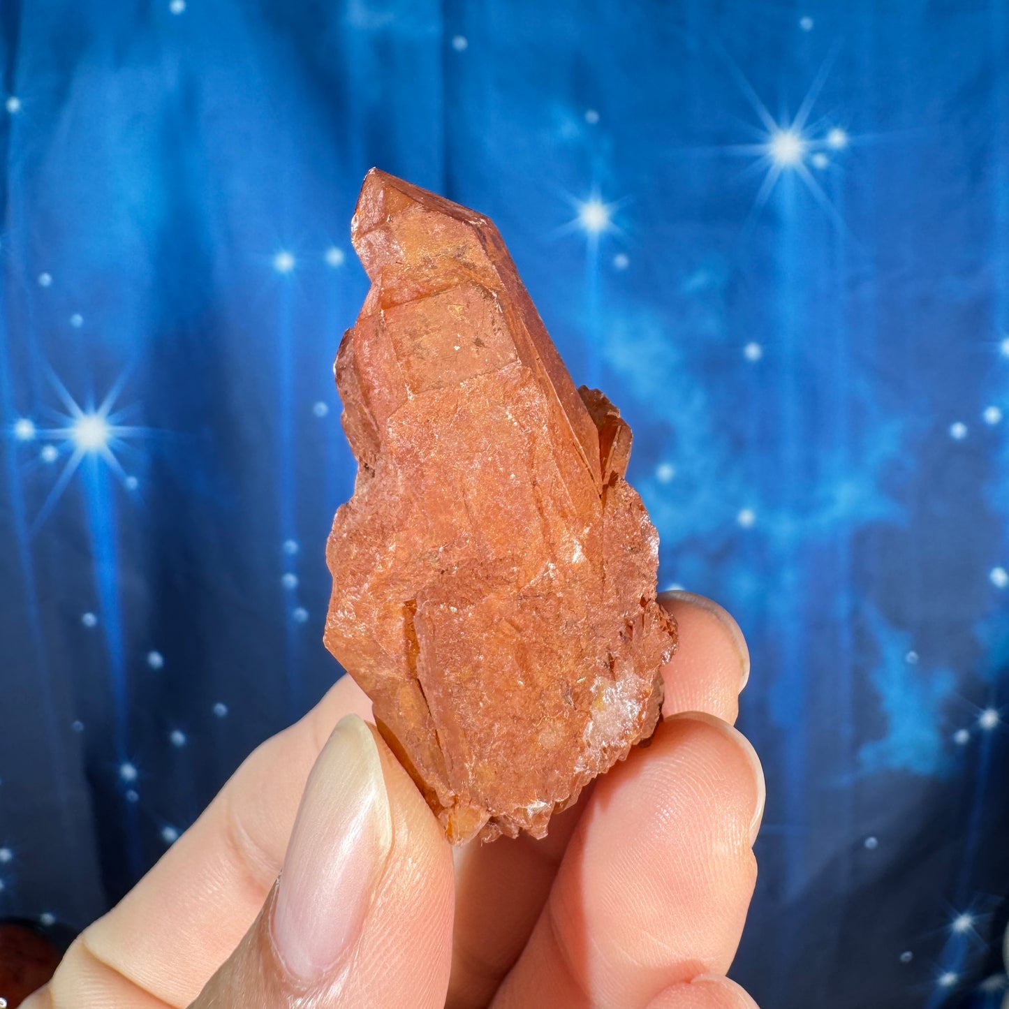 Iron-Stained Quartz Cluster – 0.028 kg