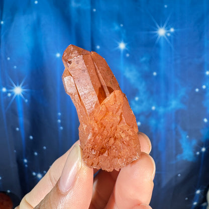 Iron-Stained Quartz Cluster – 0.028 kg