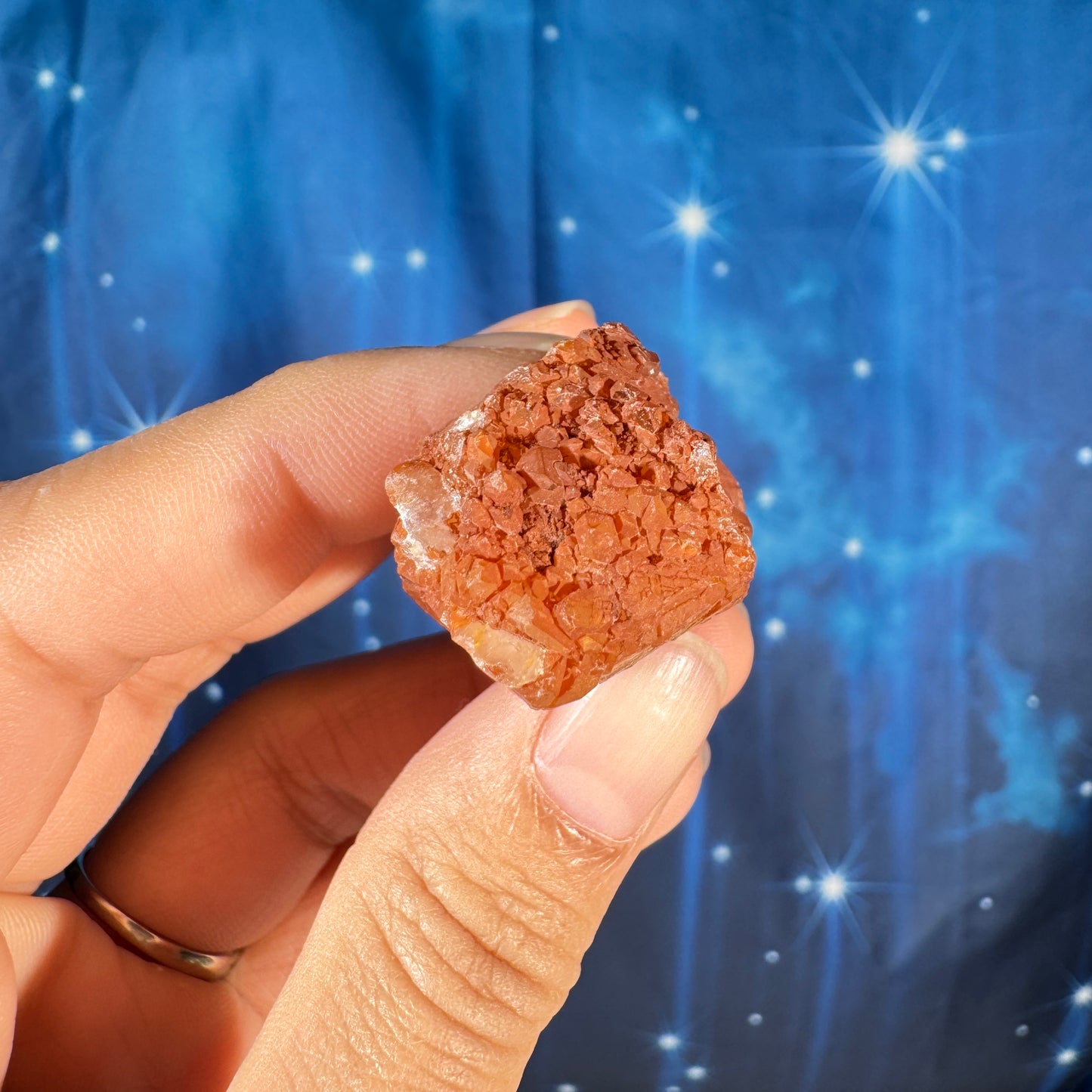 Iron-Stained Quartz Cluster – 0.028 kg