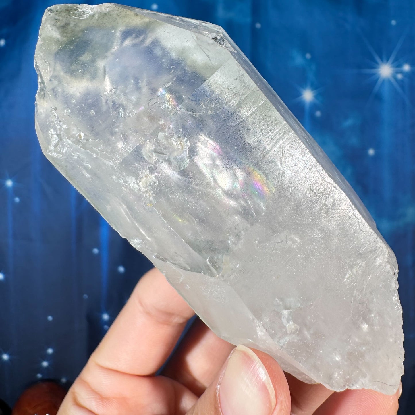 Clear quartz with chlorite natural point - 1 3/4" × 1 3/8" × 4" - 7.6 oz - self-healed bottom