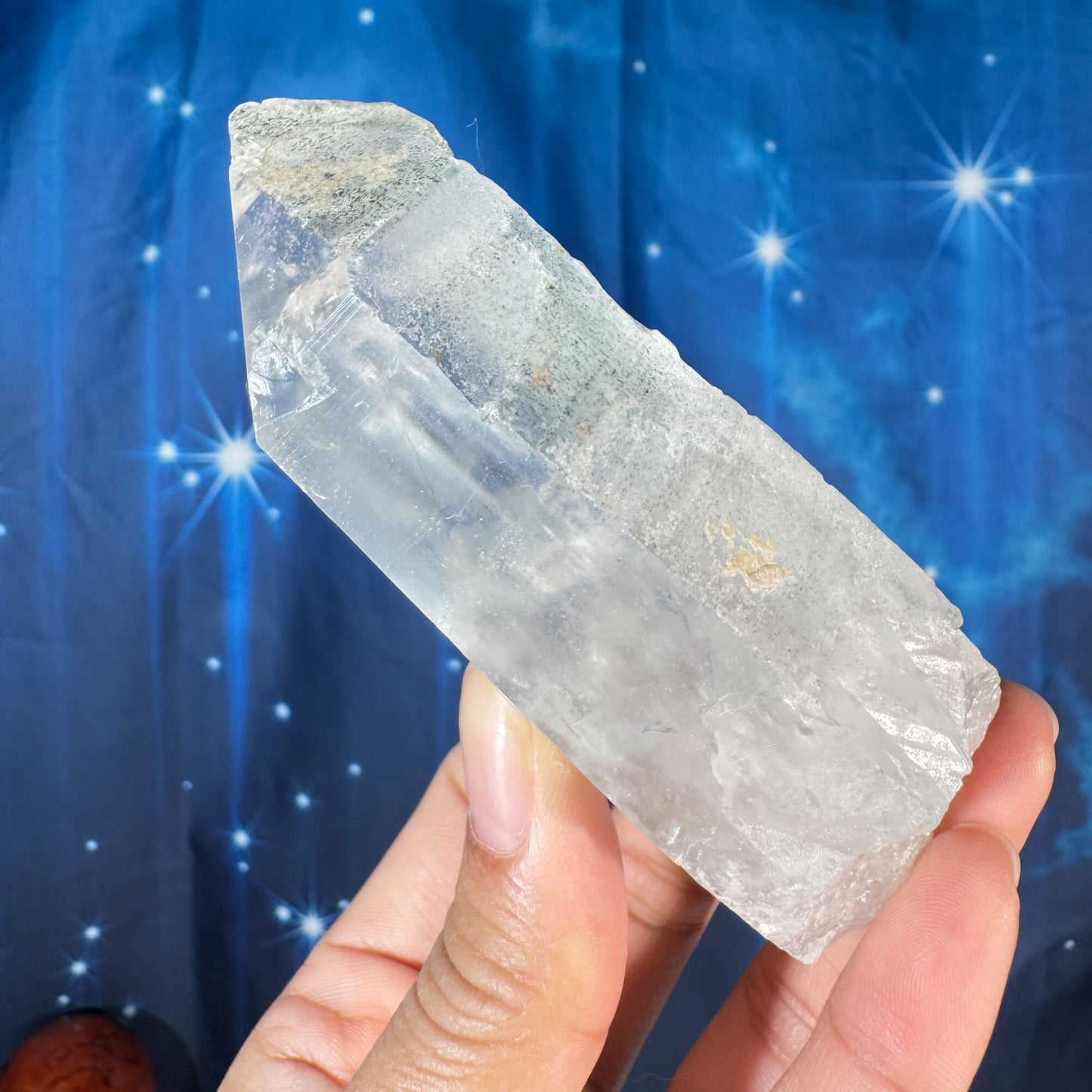 Clear quartz with chlorite natural point - 1 3/4" × 1 3/8" × 4" - 7.6 oz - self-healed bottom