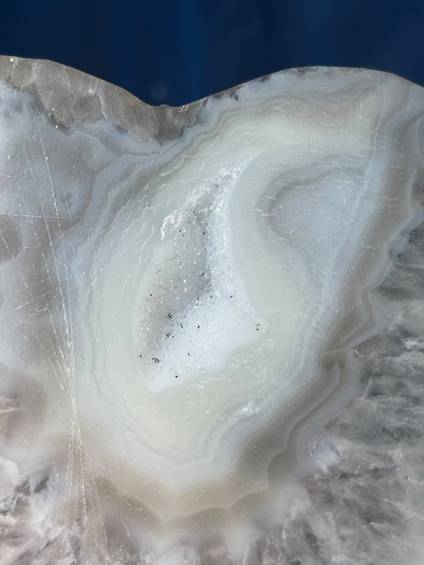 Druzy Agate heart carving | 4 1/4" long | 235 grams | Agate with Quartz | stand included