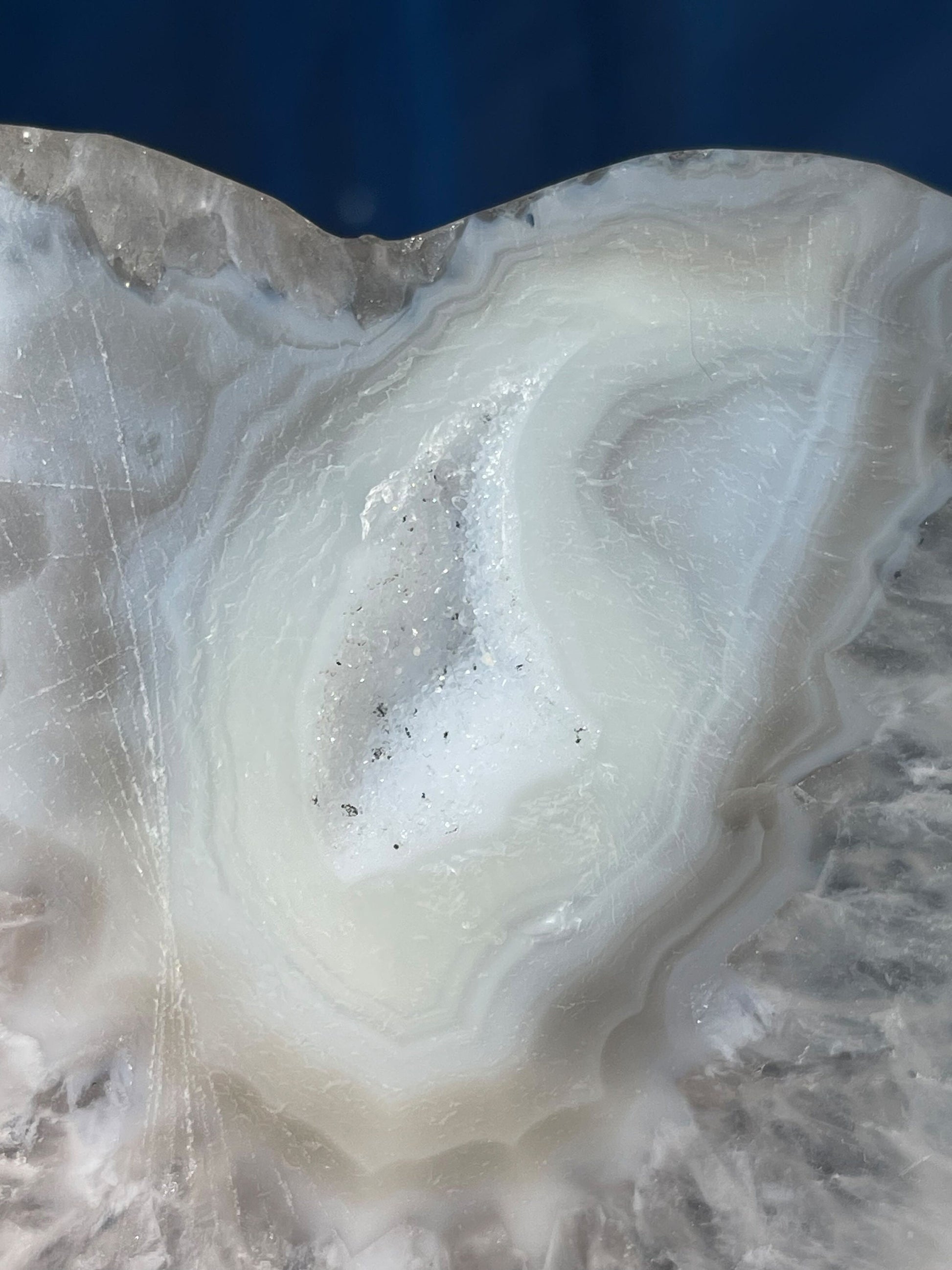 Druzy Agate heart carving | 4 1/4" long | 235 grams | Agate with Quartz | stand included