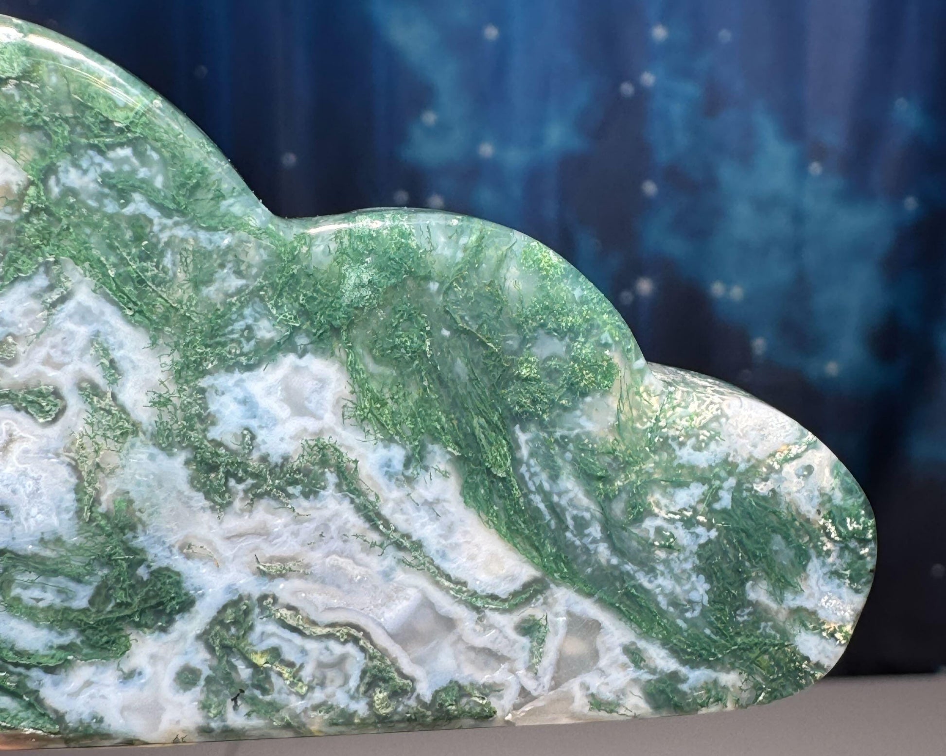 Moss Agate cloud | 3 3/8” long | 85 grams | DOES self-stand