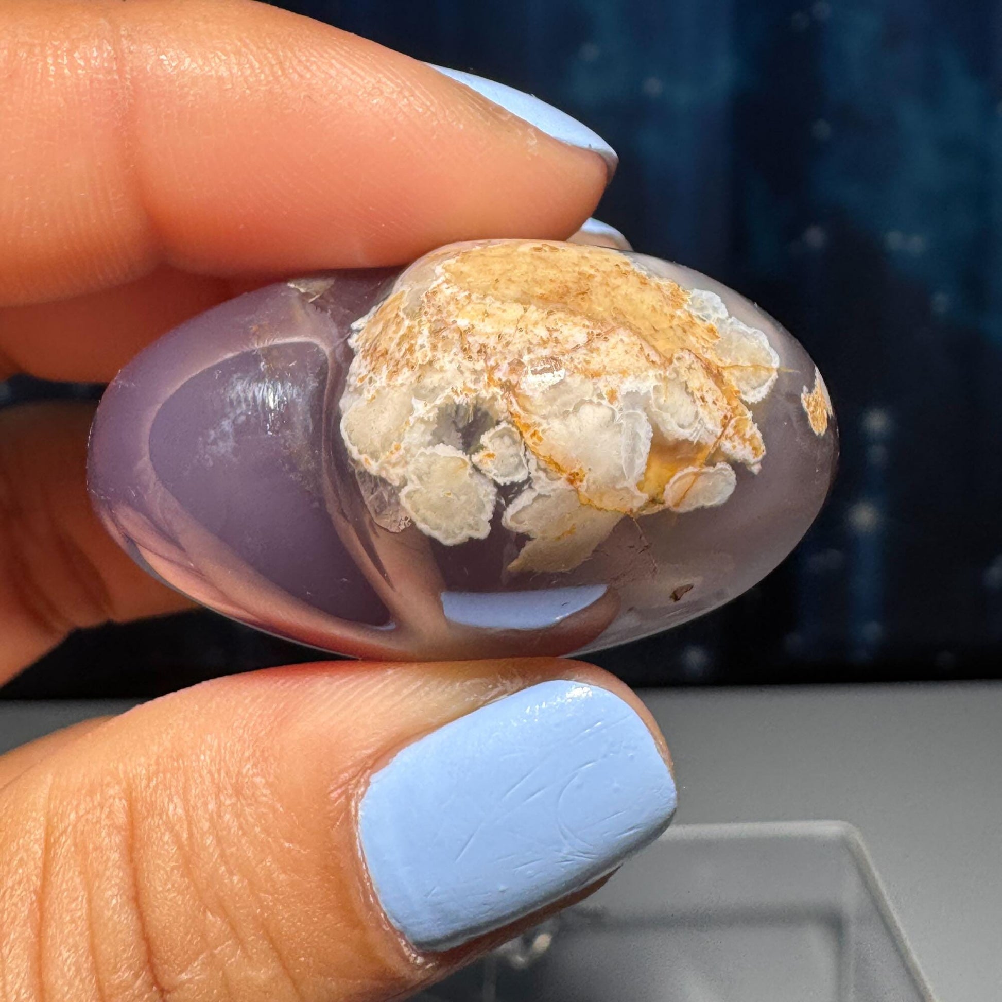 mini Agate heart | 1 5/8" wide | 46 grams | stand included